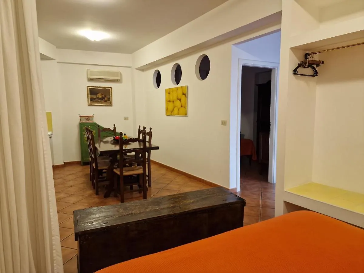 Residence Degli Agrumi تاورمينا 0*,