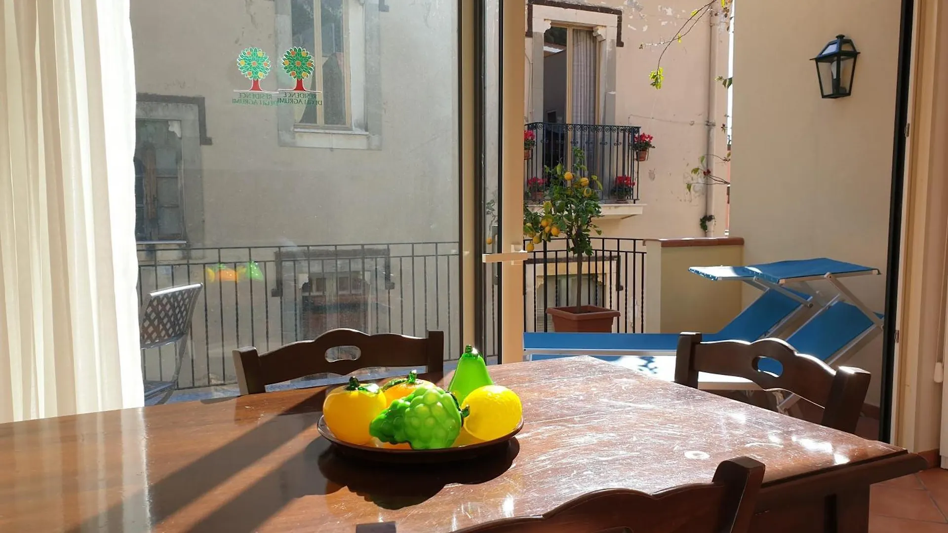 Residence Degli Agrumi تاورمينا