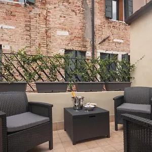 Sant'aponal Cozy With Balcony R&r , Venice Italy
